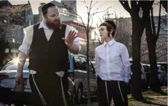  ?? FEDERICA VALABREGA ?? Menashe Lustig (Menashe), left, and Ruben Niborski (Rieven) star in the Brookyn-set film Menashe.