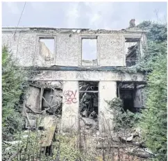  ?? Ville de Château-Thierry ?? Tagué, l’ancien café fréquenté par les lycéens n’est plus qu’une ruine…