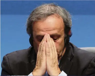  ??  ?? Am Pranger: Michel Platini, hier bei einer früheren Pressekonf­erenz, ist in Polizeigew­ahrsam