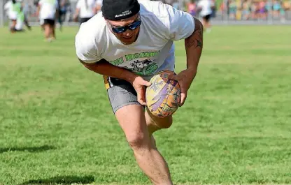  ?? PHOTOS: PATU AOTEAROA ?? Sonny Barber about to score.