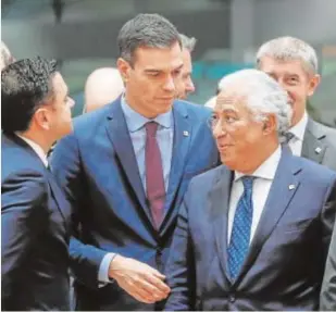  ?? EFE ?? Pedro Sánchez y António Costa, antes del Consejo Europeo