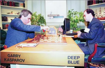  ??  ?? Kasparov frente a Deep Blue en 1997