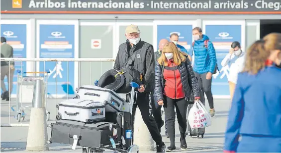  ??  ?? Ezeiza. El último fin de semana se detectó un caso de la variante Delta en el aeropuerto internacio­nal, de un argentino que regresó de EE.UU.