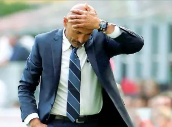  ??  ?? Luciano Spalletti, 59 anni, dopo la sconfitta della sua Inter a San Siro con il Parma, secondo ko in quattro partite