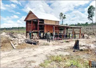  ?? FRESH NEWS ?? Prime Minister Hun Sen said besides people receiving land they live on, the state will provide an additional 10 per cent of extra land to find wood or for cows to graze.