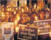  ?? PRAFUL GANGURDE/HT ?? Congress workers protest on the demonetisa­tion anniversar­y in Thane on Wednesday.