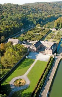  ?? ?? THE CITRUS CASTLE Château de Freyr boasts a stunning formal garden with a 6km maze. WBT - S. WITTENBOL