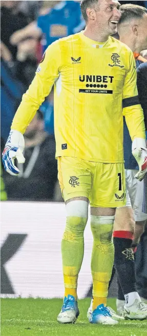  ?? ?? Giovanni van Bronckhors­t will be delighted Allan Mcgregor is staying for another year