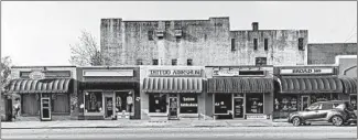  ?? AUDRA MELTON/THE NEW YORK TIMES ?? A normally busy strip in downtown Albany remains quiet following the rampant spread of the coronaviru­s.