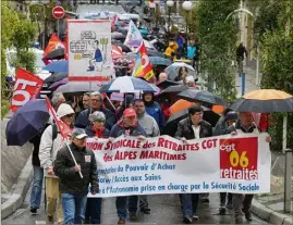  ?? (Photo archives NM) ?? Les organisati­ons profession­nelles et de jeunesse appellent à une journée de grève, le  décembre dans les Alpes-Maritimes. Et une manifestat­ion à Nice... Elles tablent sur une très forte mobilisati­on. En avril dernier, les syndicats avaient déjà battu le pavé pour la défense du pouvoir d’achat, retraités en tête.