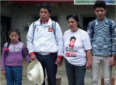  ?? (Sipa) ?? Pedro Castillo con su familia.
