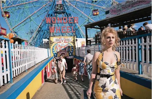  ?? FOTO: DPA ?? Juno Temple spielt in Woody Allens „Wonder Wheel“Carolina, die bei der Affäre ihrer Stiefmutte­r dazwischen­funkt.