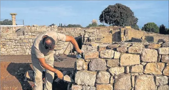  ?? PERE DURAN ?? El proyecto también incluye la adecuación del peristilo de la domus romana y el área central, antiguamen­te ocupada por el jardín