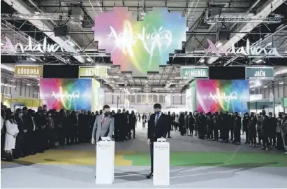  ?? Foto: Junta de Andalucía ?? Präsentati­on des andalusisc­hen Stands zur Eröffnung der Messe.