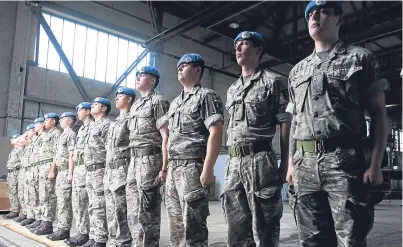  ?? Picture: Mhairi Edwards. ?? The soldiers, who are based at Leuchars, with their UN blue berets.