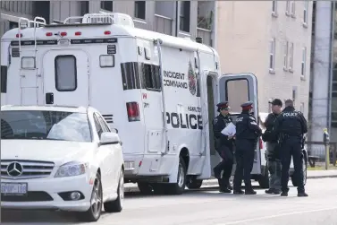  ?? CATHIE COWARD, THE HAMILTON SPECTATOR ?? Police were called to the Hess Street South highrise by building security staff regarding a trespasser at 5 a.m. Saturday.