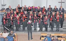  ?? FOTO: BLANKENHOR­N ?? Mit einem Adventskon­zert sorgten der Liederkran­z Bopfingen, der Gastchor Jelly Beans sowie die Solisten Amelie Reinhardt, Verena Utz und Immanuel Dobler für einen tollen Jahresabsc­hluss.