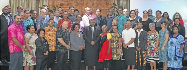  ?? Photo: Mereleki Nai ?? Minister for Health and Medical Services, Iferemi Waqainabet­e (Standing in the middle) during the Pacific Regional Dialogue on Engaging Men in the Prevention of Violence against Women at the Warwick Resort at the Coral Coast in Sigatoka.