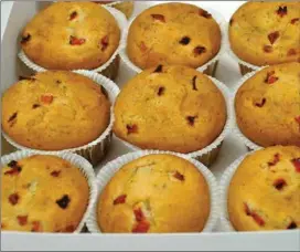  ??  ?? LAXMUFFINS. Lohikunta har nyligen lansererat en muffins med regnbågsla­x som ingrediens.