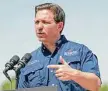  ?? Brandon Bell/TNS ?? Florida Gov. Ron DeSantis campaigns for the Republican presidenti­al nomination on June 26 during a stop along the border in Eagle Pass.