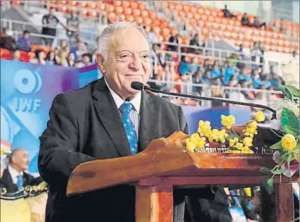  ??  ?? El húngaro Tamas Ajan, 81 años, fue presidente de la IWF de 2000 a este mismo 2020, cuando dejó el cargo entre sospechas
BALONMANO