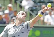  ?? LYNNE SLADKY/THE ASSOCIATED PRESS ?? John Isner beat Juan Martin del Potro 6-1, 7-6 (2) in Friday’s semifinals at the Miami Open in Key Biscayne, Fla.