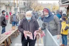  ?? (Photo CC82) ?? Père et fils, heureux de poser pour le PJ