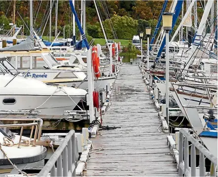  ?? PHOTO: DEREK FLYNN/FAIRFAX NZ ?? Alcohol and boating should not mix. If you do end up in the water, alcohol makes your body lose heat faster and hypothermi­a more likely.