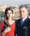  ?? Photo: REUTERS ?? Monica Bellucci with Spectre co-star, Daniel Craig.