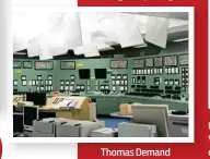  ??  ?? Thomas Demand analiza los espacios.