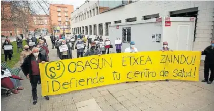  ?? Foto: Javier Bergasa ?? En el centro de salud de San Jorge también se sumaron a la convocator­ia.