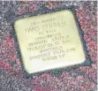  ?? FOTO: SCHÜTZ ?? Der erste Stolperste­in wurde in der Tuningerst­raße 10 gesetzt und erinnert an Hans Hohner.