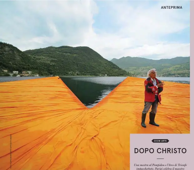  ??  ?? L’installazi­one The Floating Piers realizzata nel giugno 2016 sul lago d’Iseo. Una passerella sull’acqua attraversa­ta da un milione e mezzo di persone in sole tre settimane