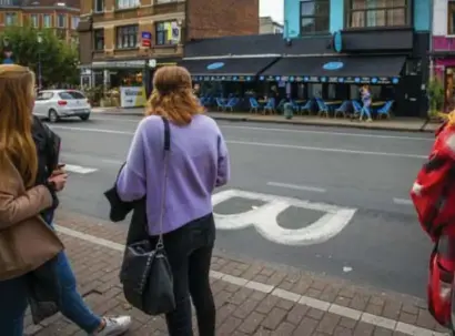  ?? © Ivan Put ?? Slechts 28 procent van de bevraagde vrouwen voelt zich onbezorgd tijdens het uitgaan.