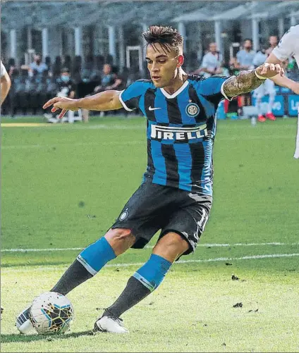  ?? FOTO: AP ?? Lautaro Martínez ha pasado altibajos en el Inter, llegando incluso a ser suplente a incluso criticado