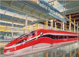  ??  ?? Europa nuovo mercato. Un Frecciaros­sa 1000 in sosta nella stazione di Madrid Atocha