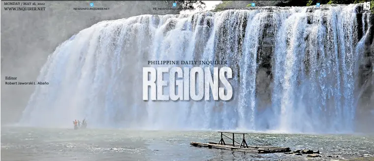  ?? —EDWIN M. MASCARIÑAS ?? WATER CURTAIN Tourists take a bamboo raft to experience the large curtain-like water shower of Tinuy-an Falls in Bislig City, Surigao del Sur.