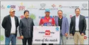  ?? HT ?? Rishi Singh Senger (centre) poses with man-of-the-match award in the SBI Cup T20 Tournament in Lucknow on Saturday.