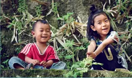  ??  ?? The happy moments of children in Shawa Village are shown in the documentar­y film.