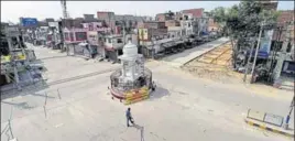  ?? PTI ?? A deserted roundabout near the Dera Sacha Sauda headquarte­rs in Sirsa on Sunday.