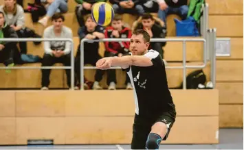  ?? Foto: Hochgemuth ?? Zeitweise konnte Andreas Eichhorn vom TSV Friedberg nach Belieben punkten. Mit ihrem Sieg gegen Taufkirche­n haben die Vol leyballer in der Tabelle der 3. Liga einen Sprung nach vorne gemacht.