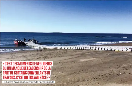  ?? PHOTOS COURTOISIE ?? À marée basse, le quai se retrouve presque entièremen­t sur la plage, ce qui rend difficile son utilisatio­n.