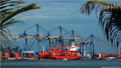  ??  ?? Puerto de carga de Cartagena de Indias, Colombia