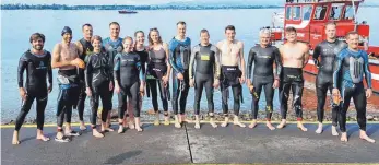  ?? FOTO: SG NIEDERWANG­EN ?? Alle wieder an Land: die SGN-Schwimmer am Bodensee.