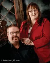  ?? ?? Pat (left) and Lynnette Schile pose for a portrait. Pat has been experienci­ng kidney failure for several years, and is waiting to get on the transplant list to receive kidneys from Terry Wilbern. Photo provided by Lynette Schile.