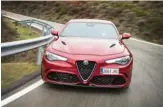  ??  ?? BIENVENIDO El Giulia se mete en la clasificac­ión con sus dos versiones, manual y automática, y unos registros muy buenos. Ha venido para quedarse.