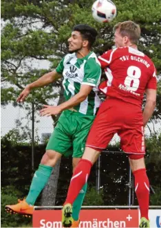  ?? Foto: Brugger ?? Harter Bankplatz oder Startelf? Welche Verwendung Gundelfing­ens Coach Martin Weng für Tarik Öz (links) findet, das ist noch nicht klar.