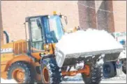  ??  ?? The New York State Department of Transporta­tion loaned the City of Oneida 5ten-wheelers and 1pay-loader to assist in Stella snow removal on Friday.