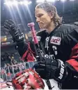  ??  ?? Ehrhoff bei seinem letzten Profispiel am Sonntag für die Kölner Haie.