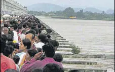  ?? HT FILE ?? The root cause of the watershari­ng dispute is the constructi­on of several industrial barrages on upper reaches of Mahanadi by Bjpruled Chhattisga­rh despite objections raised by Odisha.
